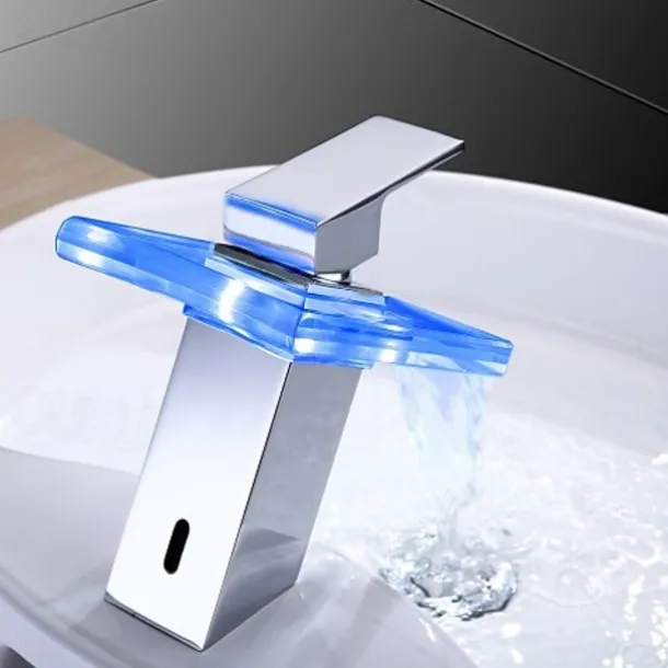 Bathroom Sink Faucet - LED / Waterfall Chrome Centerset One Hole / Single Handle One HoleBath Taps / Brass