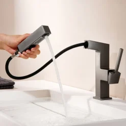 Bathroom Sink Faucet - Pull out / Classic / Pullout Spray Chrome / Nickel Brushed / Electroplated Centerset Single Handle One HoleBath Taps