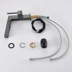 Bathroom Sink Faucet - Pull out / Classic / Pullout Spray Chrome / Nickel Brushed / Electroplated Centerset Single Handle One HoleBath Taps