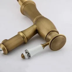 Bathroom Sink Faucet - Pull out Antique Brass Centerset Single Handle One HoleBath Taps