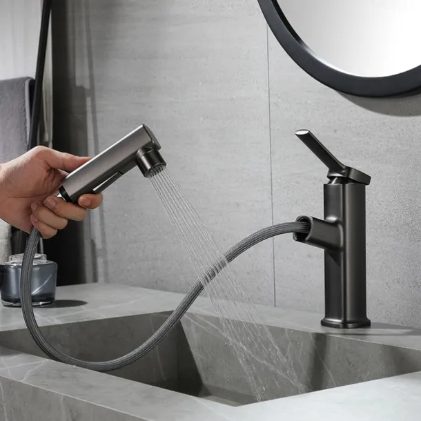 Bathroom Sink Faucet - Pull out Electroplated Centerset Single Handle One HoleBath Taps