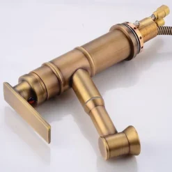 Bathroom Sink Faucet - Pull out Oil-rubbed Bronze / Antique Brass Centerset Single Handle One HoleBath Taps