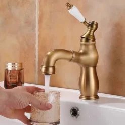 Bathroom Sink Faucet - Pull out Electroplated Centerset Single Handle One HoleBath Taps