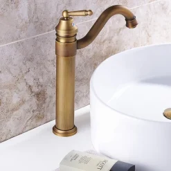 Bathroom Sink Faucet - Rotatable Antique Brass / Electroplated Centerset Single Handle One HoleBath Taps
