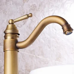 Bathroom Sink Faucet - Rotatable Antique Brass / Electroplated Centerset Single Handle One HoleBath Taps