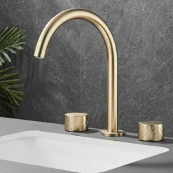 Bathroom Sink Faucet - Rotatable / Classic Electroplated Widespread Two Handles Three Holes Bath Taps