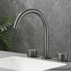 Bathroom Sink Faucet - Rotatable / Classic Electroplated Widespread Two Handles Three Holes Bath Taps