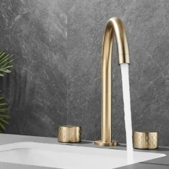 Bathroom Sink Faucet - Rotatable / Classic Electroplated Widespread Two Handles Three Holes Bath Taps