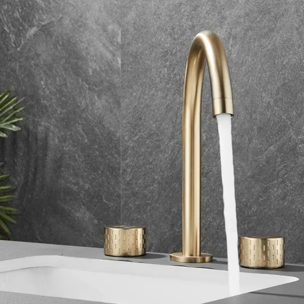 Bathroom Sink Faucet - Rotatable / Classic Electroplated Widespread Two Handles Three Holes Bath Taps