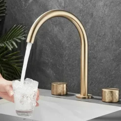 Bathroom Sink Faucet - Rotatable / Classic Electroplated Widespread Two Handles Three Holes Bath Taps