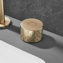 Bathroom Sink Faucet - Rotatable / Classic Electroplated Widespread Two Handles Three Holes Bath Taps