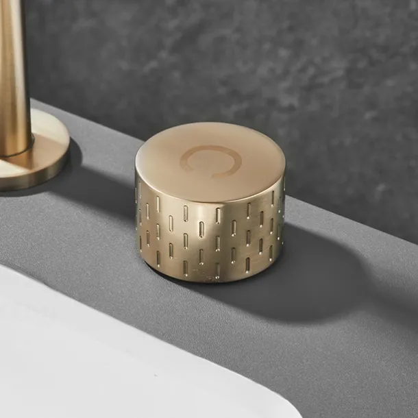 Bathroom Sink Faucet - Rotatable / Classic Electroplated Widespread Two Handles Three Holes Bath Taps