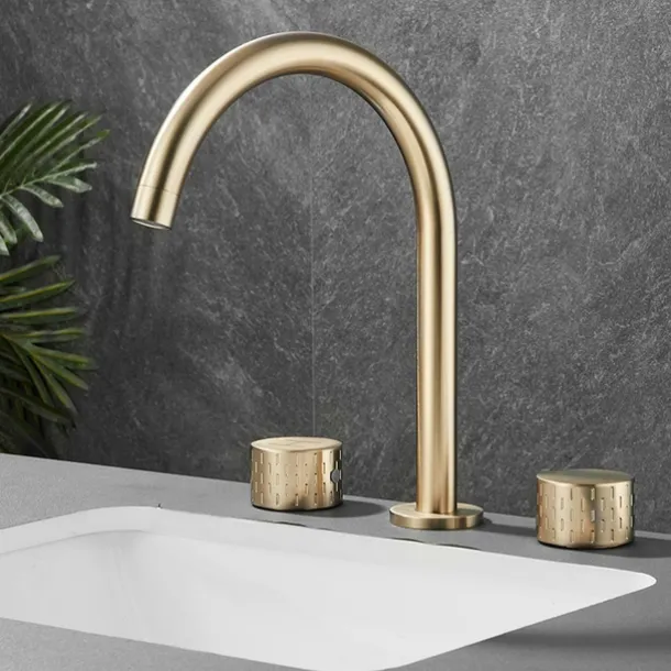Bathroom Sink Faucet - Rotatable / Classic Electroplated Widespread Two Handles Three Holes Bath Taps