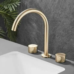 Bathroom Sink Faucet - Rotatable / Classic Electroplated Widespread Two Handles Three Holes Bath Taps