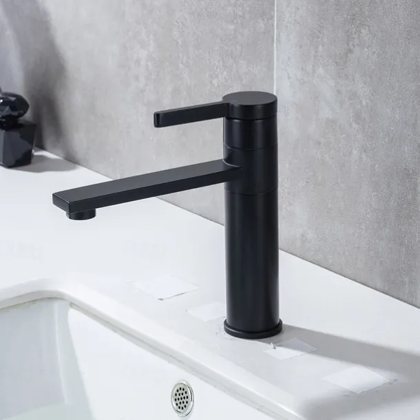 Bathroom Sink Faucet - Rotatable Chrome Centerset Single Handle One HoleBath Taps