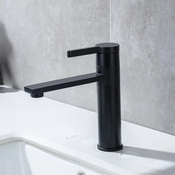 Bathroom Sink Faucet - Rotatable Chrome Centerset Single Handle One HoleBath Taps