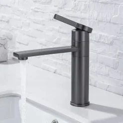 Bathroom Sink Faucet - Rotatable Chrome Centerset Single Handle One HoleBath Taps