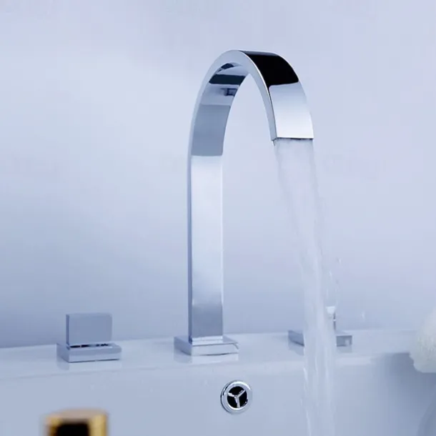 Bathroom Sink Faucet - Rotatable / Widespread / Waterfall Chrome Deck Mounted Two Handles Three HolesBath Taps