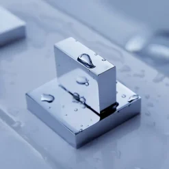 Bathroom Sink Faucet - Rotatable / Widespread / Waterfall Chrome Deck Mounted Two Handles Three HolesBath Taps