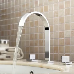 Bathroom Sink Faucet - Rotatable / Widespread / Waterfall Chrome Deck Mounted Two Handles Three HolesBath Taps
