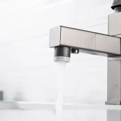 Bathroom Sink Faucet - Rotatable / Pull out / Classic Electroplated / Painted Finishes Centerset Single Handle One HoleBath Taps