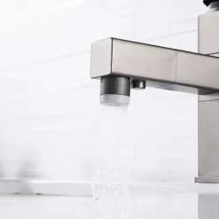 Bathroom Sink Faucet - Rotatable / Pull out / Classic Electroplated / Painted Finishes Centerset Single Handle One HoleBath Taps