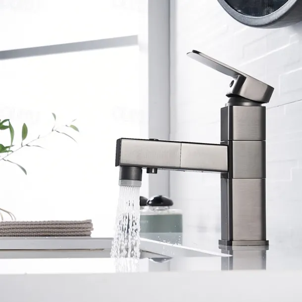 Bathroom Sink Faucet - Rotatable / Pull out / Classic Electroplated / Painted Finishes Centerset Single Handle One HoleBath Taps