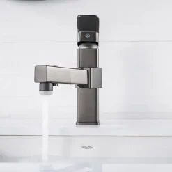 Bathroom Sink Faucet - Rotatable / Pull out / Classic Electroplated / Painted Finishes Centerset Single Handle One HoleBath Taps