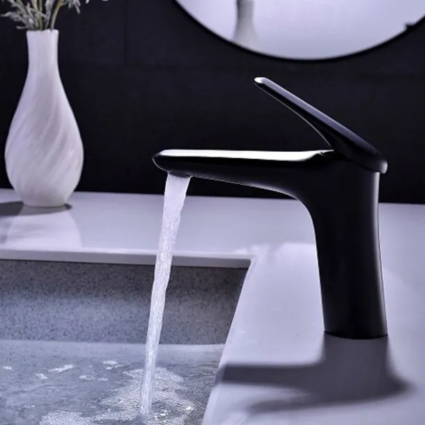 Bathroom Sink Faucet - Single Chrome / Brushed / Electroplated Centerset Single Handle One HoleBath Taps / Brass