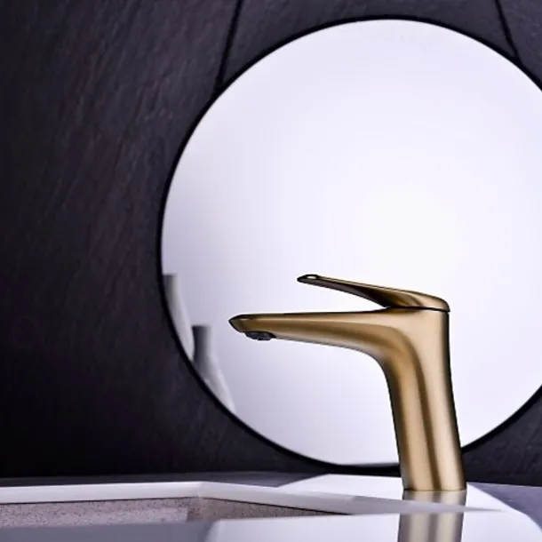 Bathroom Sink Faucet - Single Chrome / Brushed / Electroplated Centerset Single Handle One HoleBath Taps / Brass