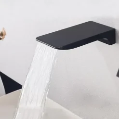 Bathroom Sink Faucet - Wall Mount / Waterfall Painted Finishes Wall Mounted Single Handle Two HolesBath Taps