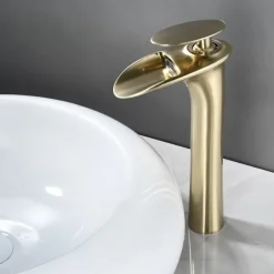 Bathroom Sink Faucet - Waterfall Electroplated / Painted Finishes Centerset Single Handle One HoleBath Taps
