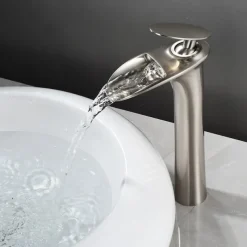 Bathroom Sink Faucet - Waterfall Electroplated / Painted Finishes Centerset Single Handle One HoleBath Taps