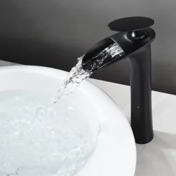 Bathroom Sink Faucet - Waterfall Electroplated / Painted Finishes Centerset Single Handle One HoleBath Taps