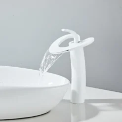 Bathroom Sink Faucet - Waterfall Chrome / Nickel Brushed / Electroplated Centerset Single Handle One HoleBath Taps