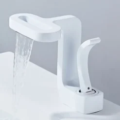 Bathroom Sink Faucet - Waterfall Electroplated Centerset Single Handle One HoleBath Taps