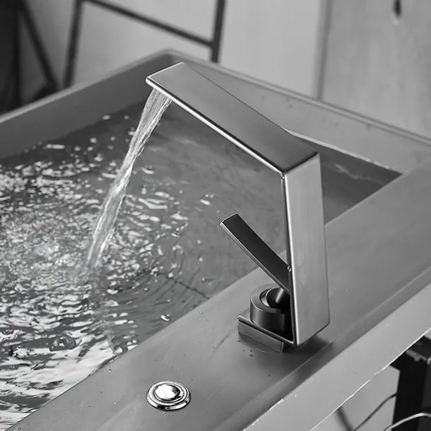 Bathroom Sink Faucet - Waterfall Electroplated / Painted Finishes Centerset Single Handle One HoleBath Taps