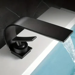 Bathroom Sink Faucet - Waterfall Electroplated Centerset Single Handle One HoleBath Taps