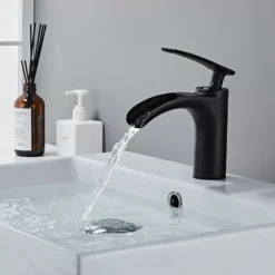 Bathroom Sink Faucet - Waterfall Electroplated Centerset Single Handle One HoleBath Taps