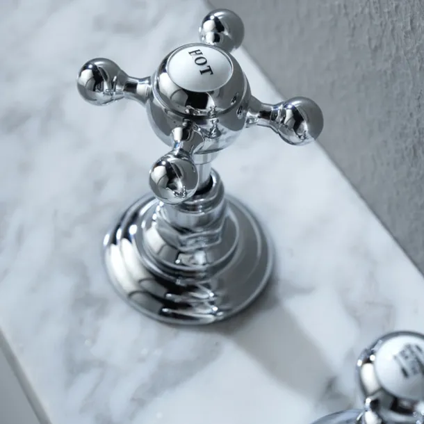 Bathroom Sink Faucet - Widespread Electroplated Widespread Two Handles Three HolesBath Taps