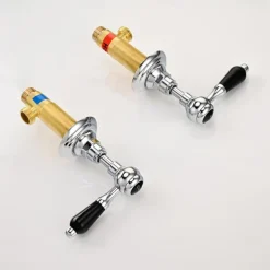 Bathroom Sink Faucet - Widespread Electroplated Widespread Two Handles Three HolesBath Taps