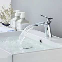 Bathroom Sink Faucet, Brass Waterfall Single Handle One Hole Modern Style Bath Taps with Hot and Cold Water