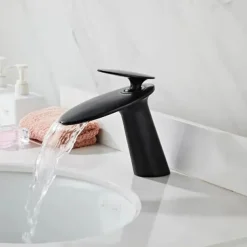 Bathroom Sink Faucet, Brass Waterfall Single Handle One Hole Modern Style Bath Taps with Hot and Cold Water