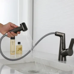 Bathroom Sink Faucet with Pull Out Spray,Brass Liftable 3-modes Electroplated / Painted Finishes Centerset Single Handle One Hole Lavatory Rotating Spout for Cold and Hot Water Bath Taps