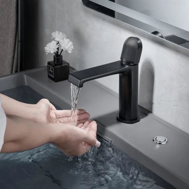 Bathroom Sink Faucet,Black Bathroom Faucet,Brass Single Handle One Hole Bath Taps(Black/Grey/Chrome/Golden)