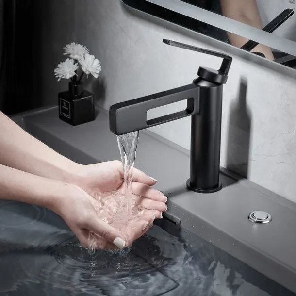 Bathroom Sink Faucet,Black Bathroom Faucet,Brass Single Handle One Hole Gun Shape Bath Taps(Black/Grey/Chrome/Golden)