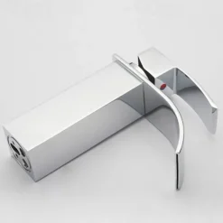 Bathroom Sink Faucet,Brass Single Handle One Hole Silvery Waterfall Concise Style Chrome Centerset Bath Taps