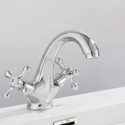 Bathroom Sink Faucet,Classic Electroplated / Painted Finishes Centerset Two Handles One Hole Bath Taps