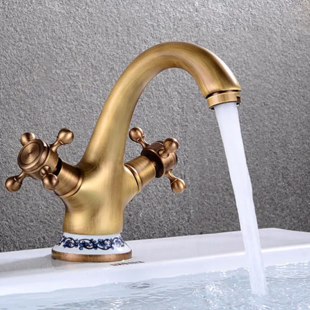 Bathroom Sink Faucet,Classic Electroplated / Painted Finishes Centerset Two Handles One Hole Bath Taps