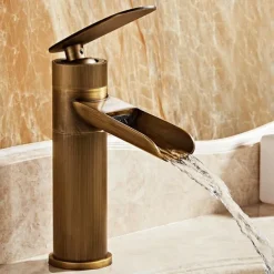 Bathroom Sink Faucet,Rotatable Electroplated Centerset Single Handle One Hole Bath Taps with Hot and Cold Switch